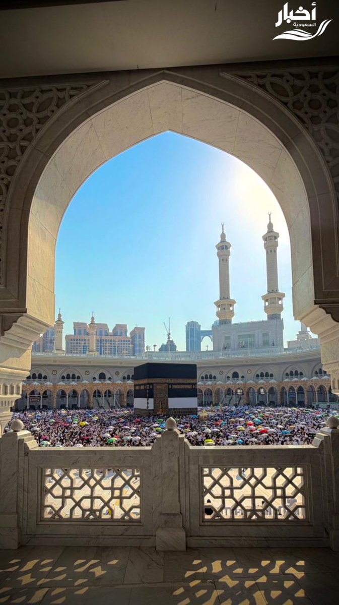 SaudiNews50's tweet photo. الطائفون يودّعون آخر جمعة من عام 1447هـ.

- https://t.co/2yHNmNU7Iy