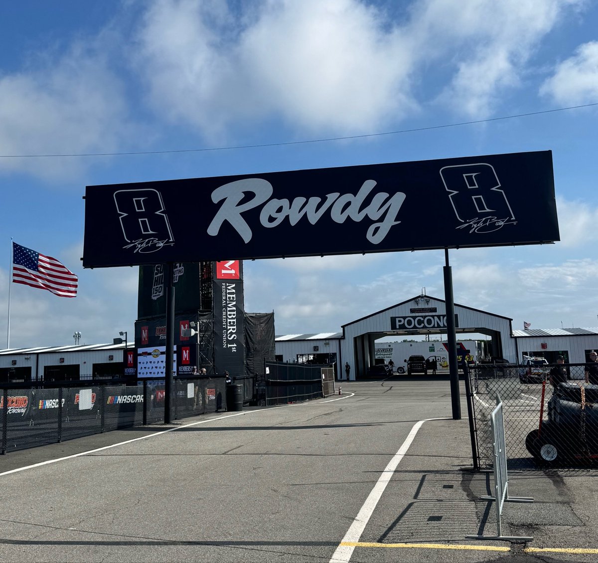 kaitlynvincie's tweet photo. At @PoconoRaceway, a tribute for Kyle Busch. https://t.co/hRjkO9xu0B
