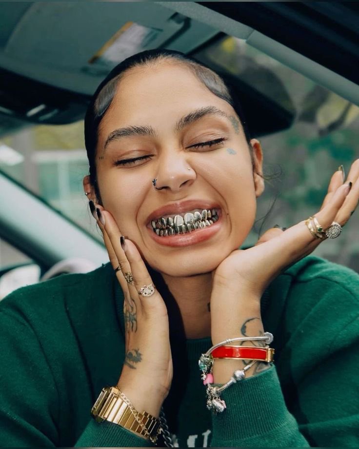 levodaily's tweet photo. Grillz Edition✨ https://t.co/6RA1rA96lV