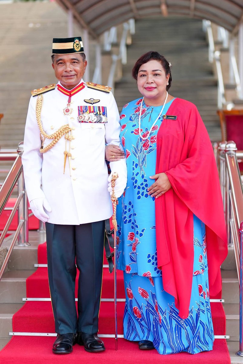GardaAramis's tweet photo. Lt Saranjoe Sukcha came fr military family. His father, Malaysian Army Brig Jen Sukcha Tawan Din retired recently.

He was the highest ranking Thai/Siamese Malaysian in MAF.

Siamese Malaysian mostly lived in Kedah, Perlis and Kelantan as these states were once occupied by Thai https://t.co/tiAQMMcZIg