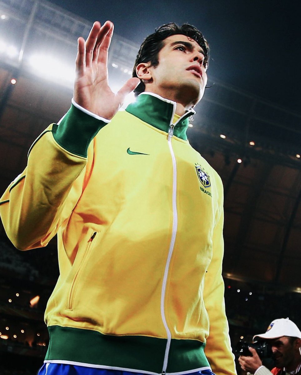 Essed41636288's tweet photo. 🚨🗣️ Kaka on Matheus Cunha: “He can BRING his Brazilian style to improve and do something really different during the game. 

“But the way that he UNDERSTANDS that he needs to work hard for the team, I think that's it.” #MUFC [@RioMeets] https://t.co/CjvJdbMqCl