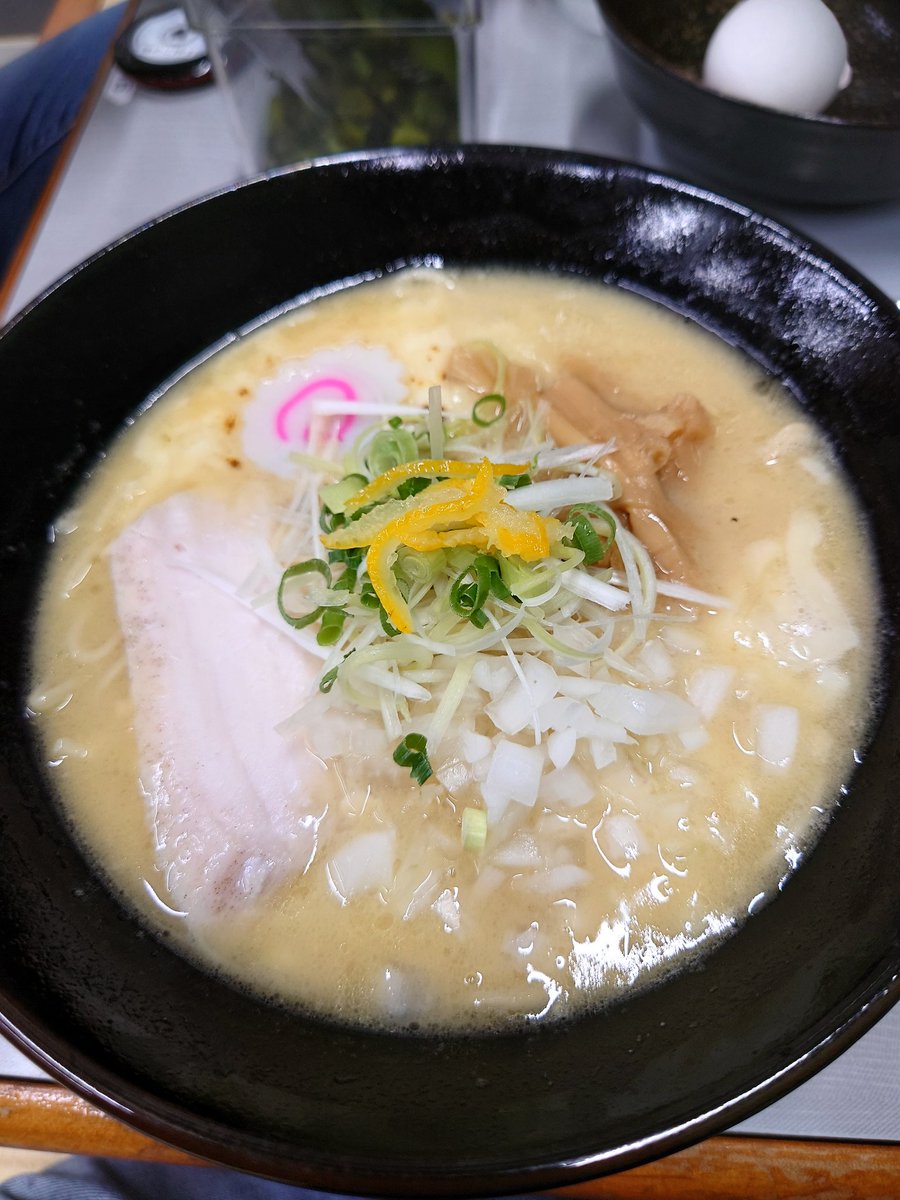 PIX_QUEST2's tweet photo. 帰宅〜

幸乃鶏で豪遊。食いすぎた〜さすがに満腹。はらくちぃ
炒飯あったから頼んでみたけど、めちゃめちゃ美味かったぞ
パワプロ買ってシクレ買う（予定）なのでしばらくもやしを食って生きます https://t.co/Eso2zapTWG