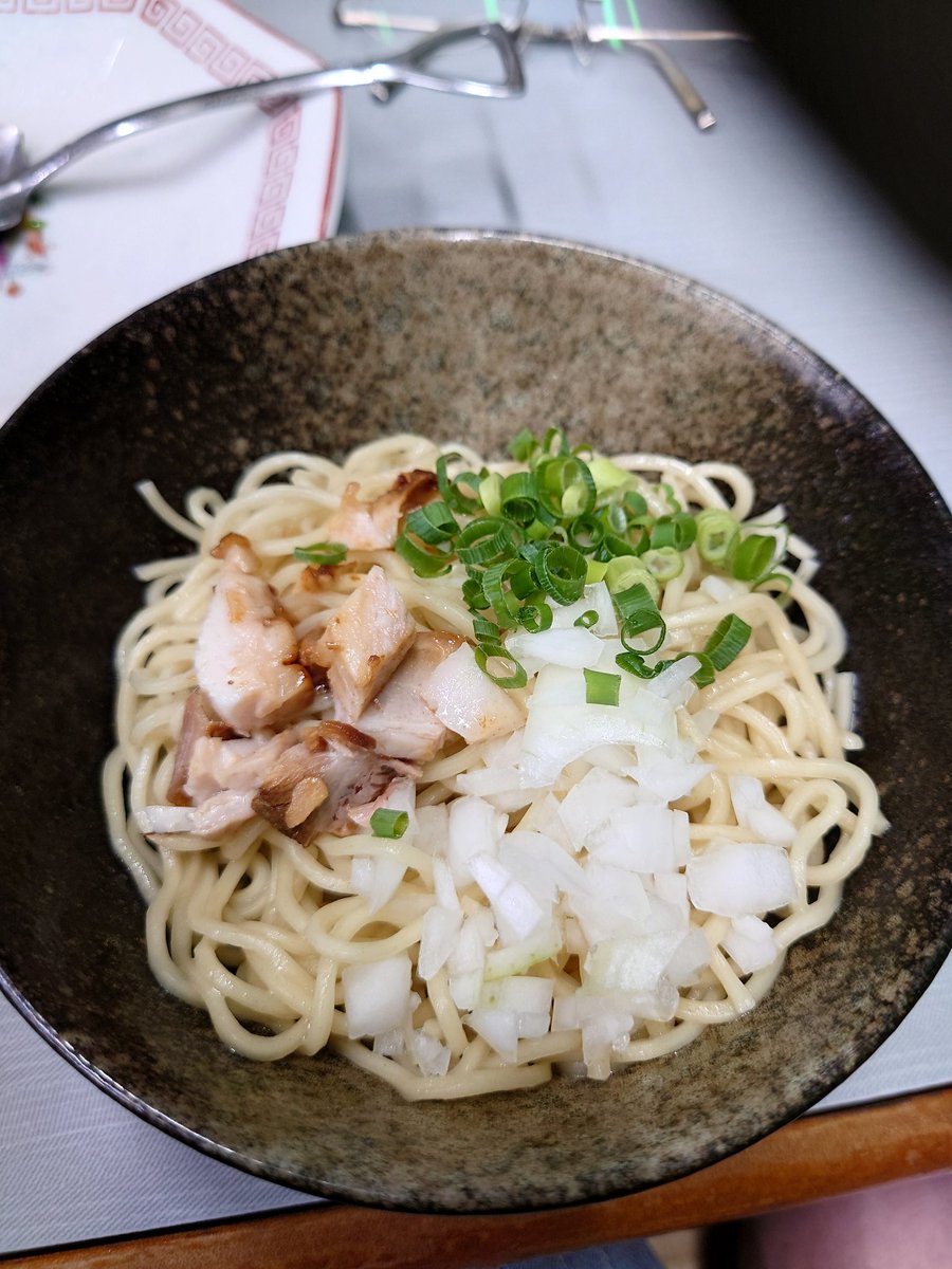 PIX_QUEST2's tweet photo. 帰宅〜

幸乃鶏で豪遊。食いすぎた〜さすがに満腹。はらくちぃ
炒飯あったから頼んでみたけど、めちゃめちゃ美味かったぞ
パワプロ買ってシクレ買う（予定）なのでしばらくもやしを食って生きます https://t.co/Eso2zapTWG