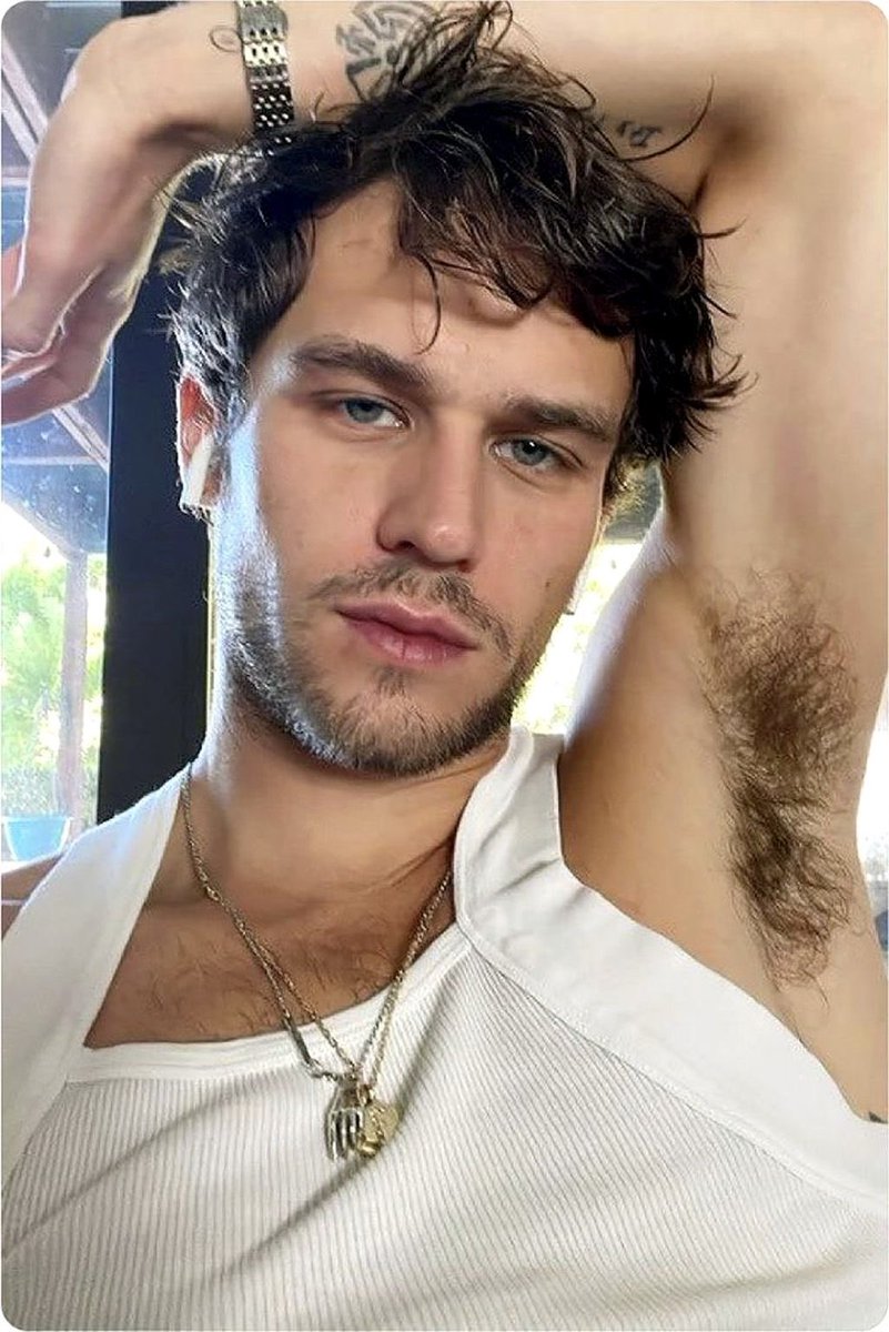 CelebG00nerr's tweet photo. Brandon Flynn and the deepest bushiest pits you’ve seen

13 Reasons did not slut him out enough https://t.co/WrheEQrUjQ
