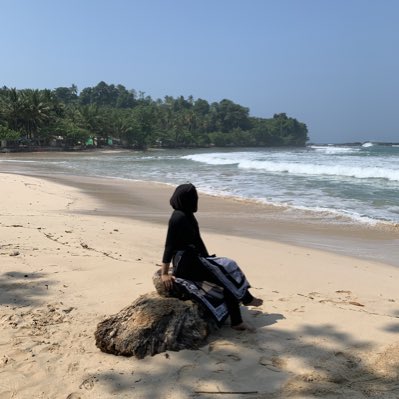 intansyml's tweet photo. #FotoProfilBaru https://t.co/wAEmUgRHCf