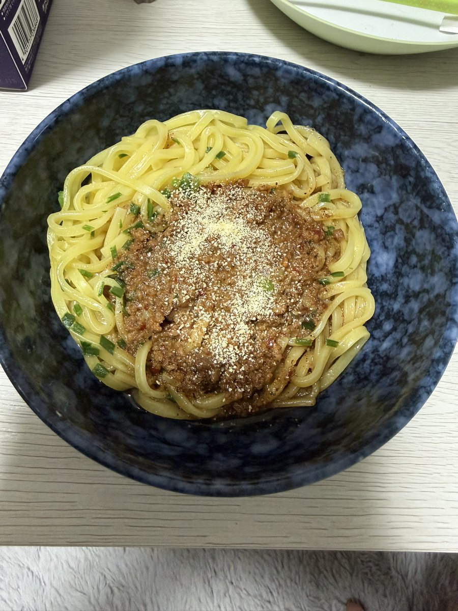 newTaiko's tweet photo. 冷凍の台湾まぜそば買ったけどミートソースにしか見えない https://t.co/8MUKQzCmdw