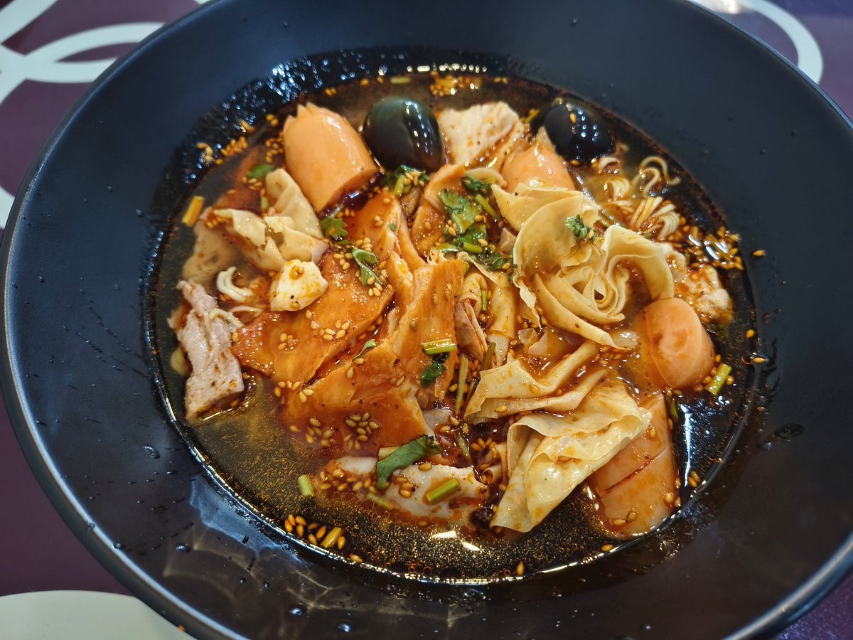 lingchenlieche3's tweet photo. 好想吃钵钵鸡。。。这家店已经变成豆米火锅了 https://t.co/RLgYUbRgss