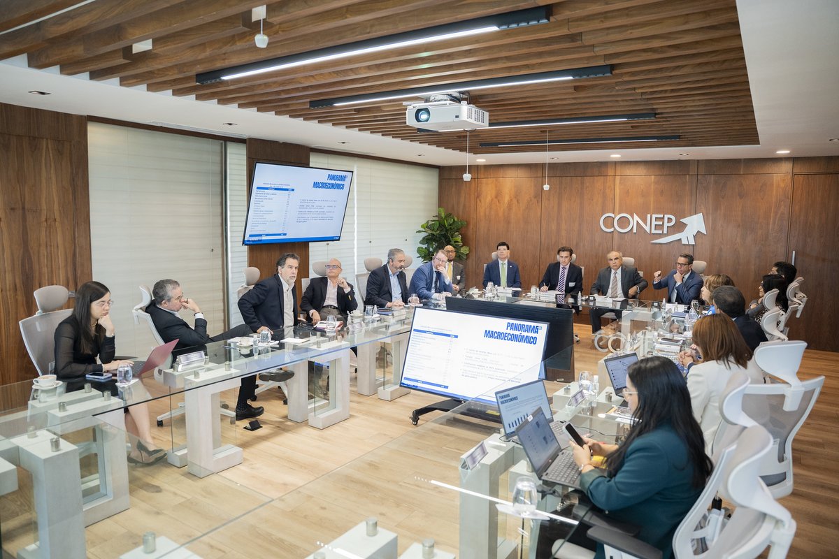 CONEP_RD's tweet photo. Los cambios que experimenta la economía global reafirman la importancia de contar con espacios de intercambio que permitan evaluar riesgos e identificar oportunidades. https://t.co/x6ADiWGoRR