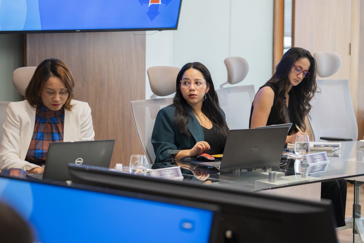 CONEP_RD's tweet photo. Participaron representantes de nuestra Junta de Directores, así como representantes de la @airdmedia, @ADOEXPO, @Adozona_rd, @aba_rd, @adiedominicana, @AsonahoresRD  y la Cámara Dominicana del Mercado de Capitales (CADOMCA).

_
#CONEP https://t.co/sYBQVBrkOr