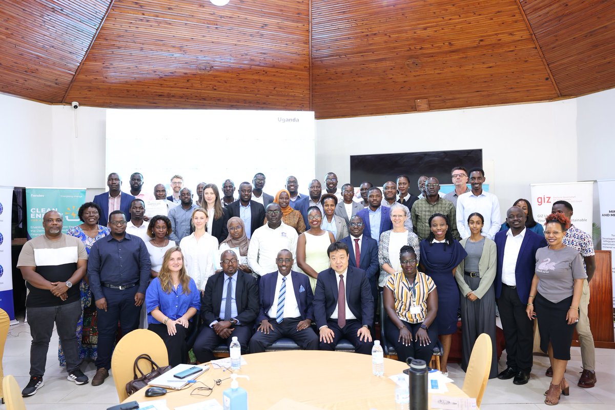 NLinUganda's tweet photo. The Demand-Side Subsidy (DSS) Pilot Project implemented by Energising Development (EnDev) & funded by The Netherlands directly enabled more than 𝟭𝟴𝟬.𝟬𝟬𝟬 𝗽𝗲𝗼𝗽𝗹𝗲 to have access to modern energy services. @RVO_Int_Ond
@giz_uganda @PSF_Uganda #energizingchange https://t.co/Ohs5wxWn8F