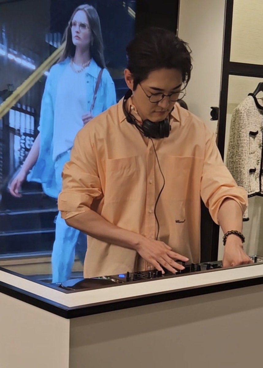 god_ori_'s tweet photo. DJ DNA🩵 https://t.co/OAzJRsSnA3