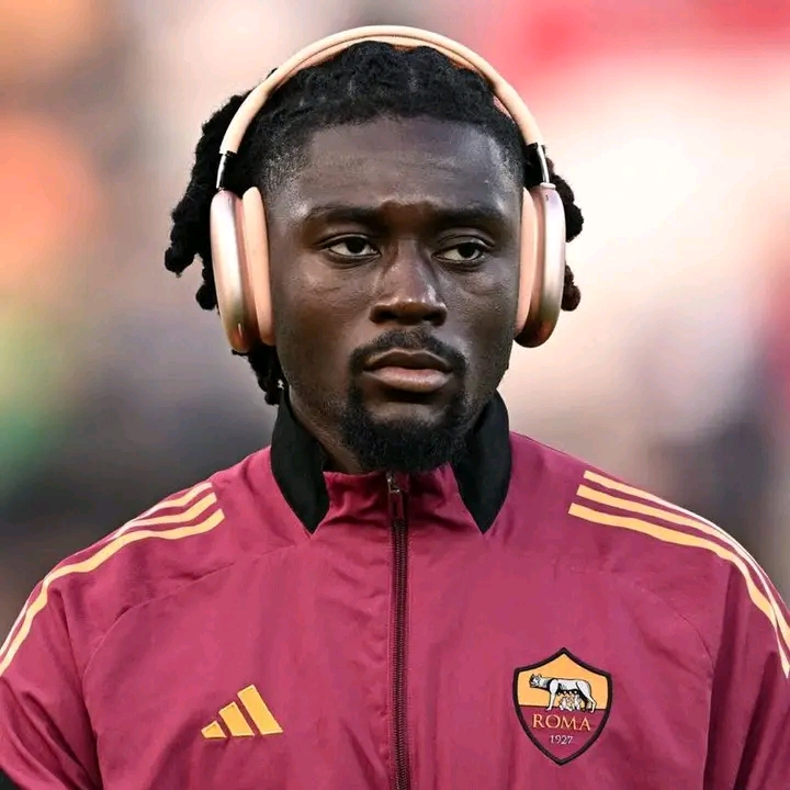 Slimjeezi's tweet photo. 🚨| 🔥💣 𝗕𝗥𝗘𝗔𝗞𝗜𝗡𝗚: Arsenal have expressed concrete interest in AS Roma midfielder Manu Koné, with his price expected to range between €40 million and €50 million this summer. https://t.co/hHBwuJlGc7