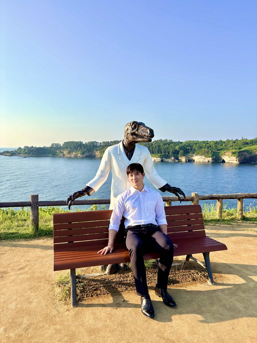 fukui_ishida's tweet photo. English follows below
⁡
東尋坊🌊
福井を代表する景勝地。
子供の頃から何度も訪れていますが、雄大な海と迫力ある断崖が織りなす景色には、いつも圧倒されます。
福井に来られた際には、ぜひ訪れていただきたい場所のひとつです✨
⁡
Tojinbo is one of Fukui’s most iconic scenic spots.
The magnificent sea and the dramatic cliffs create a breathtaking view that never fails to impress.
If you visit Fukui, this is definitely one of the places you should see.
⁡
#福井県
#福井県知事
#石田たかと
