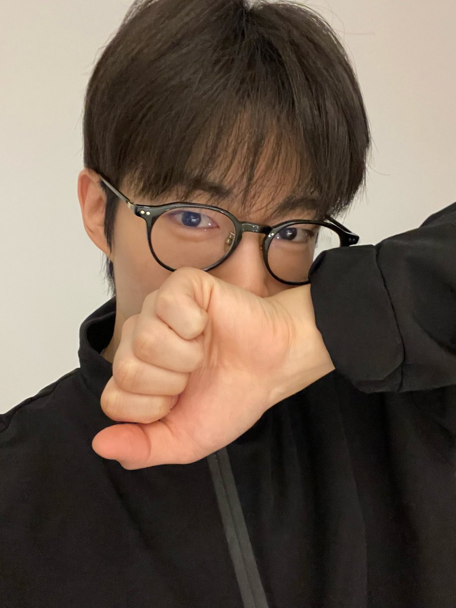 𝐦𝐨𝐦𝐞𝐧𝐭 tweet media