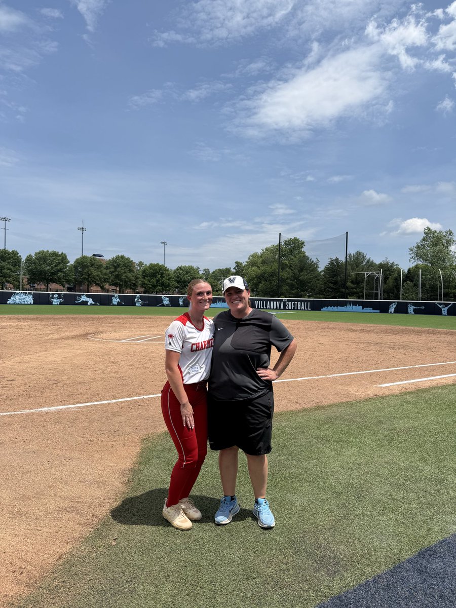 Nora_Lennon11's tweet photo. Had an amazing time at Villanova camp yesterday! Thank you Coach Orchard, Coach Fagan, and Coach Luety for having me! I hope to be back on Villanova’s beautiful campus again soon! Go Cat’s! 🥎
@bridgetorchard 
@gracefagan31 
@GLuety 

@CharmerSoftball 
@CoachRuss3 
@USAElite_Jen https://t.co/9q0J3IlmNX