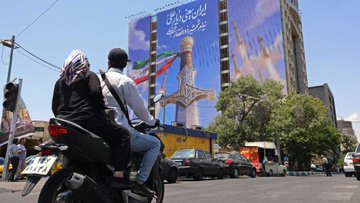 washington_EY's tweet photo. U.S.–Iran Tensions Rise as Conflicting Signals Emerge Over Potential Deal

While Trump’s team reportedly prepared for a possible Geneva signing ceremony, Tehran insists no agreement has been reached, underscoring a widening gap in public messaging between both sides. 

#WashingtonEye