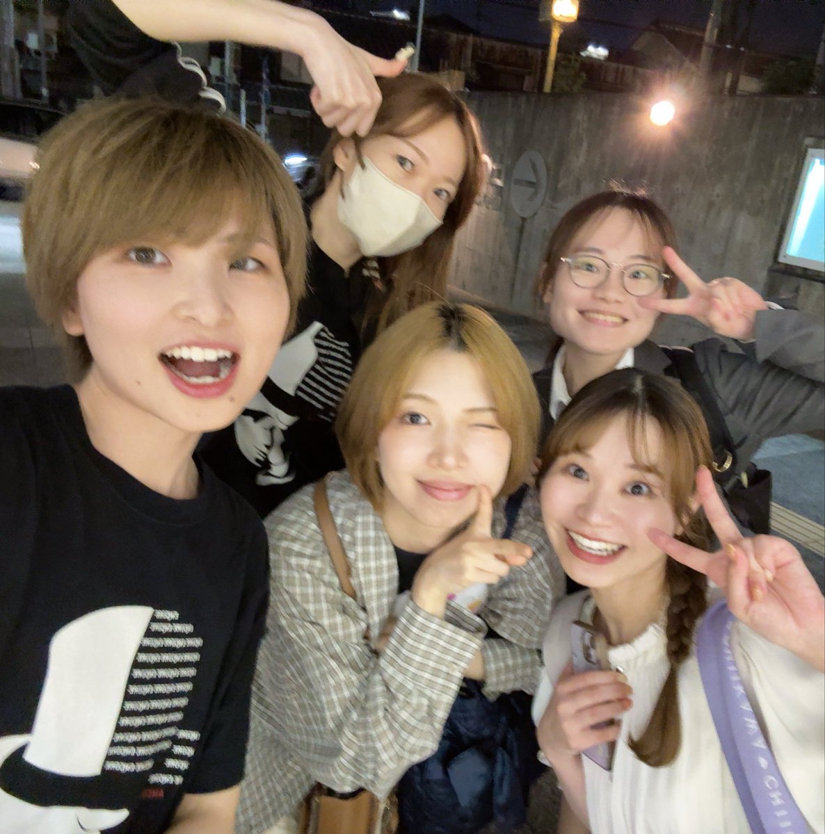 Shun_Kazasugi's tweet photo. 本日から #劇団ANcore 連続稽古〜！
今日は絶対写真撮るって思ってたのに、ま〜た忘れてギリギリで思い出して外🤣

#デイドリームダイナー 明日からも怒涛の振り入れ予定…！汗だくになりながら頑張ります💪

数日間実家なのでわんこをモフモフ🐕 https://t.co/qlI9W1ofb3