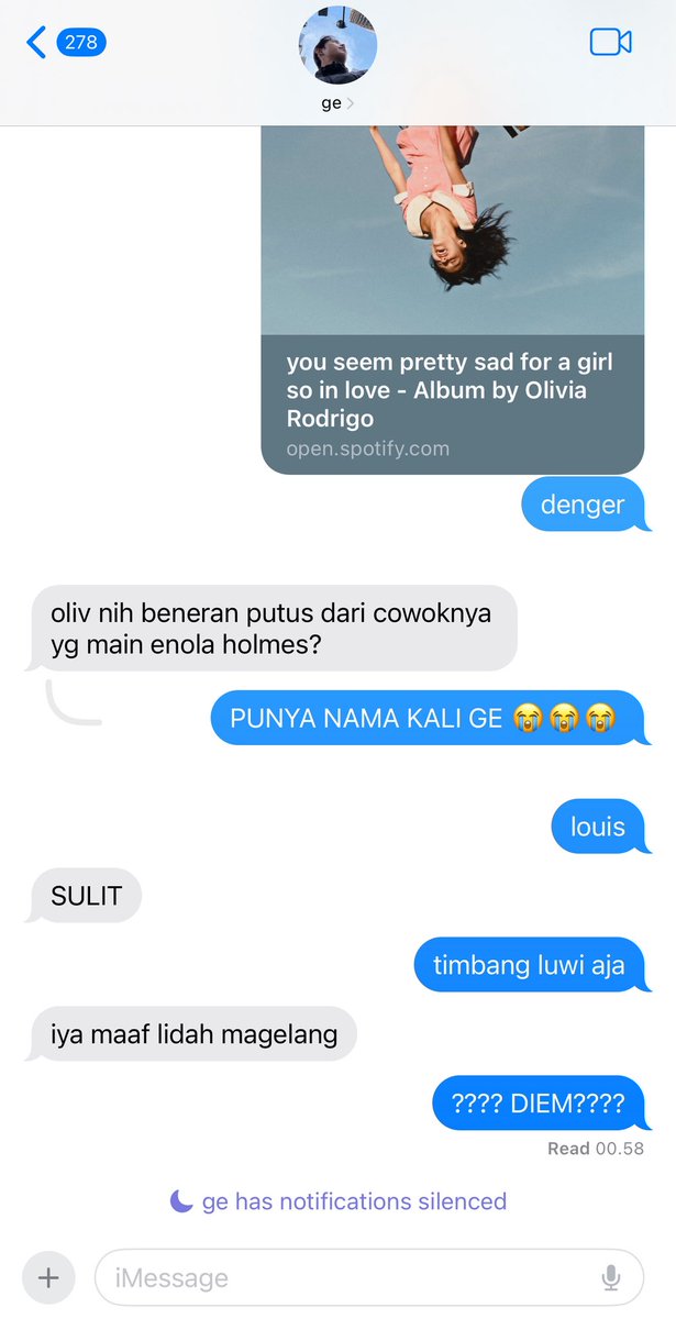 rockcuteberry's tweet photo. nyuruh ge dengerin album olivia yg baru 🧍🏻‍♀️ https://t.co/1bgztsK0un