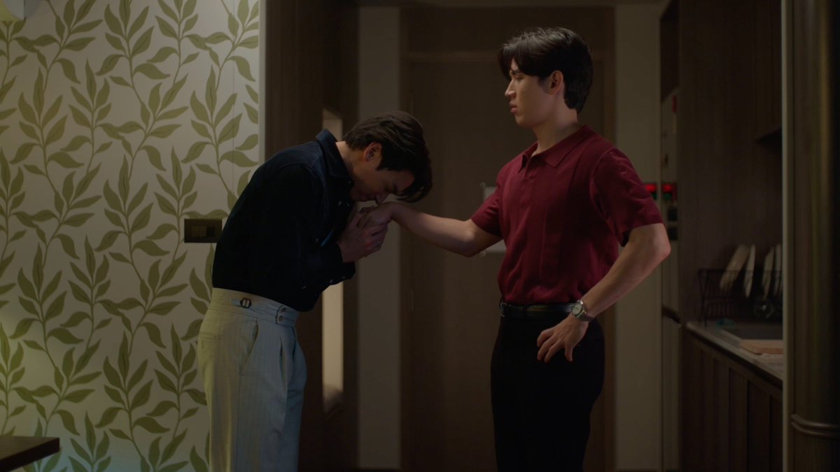 GMMTV's tweet photo. อ้อนขนาดนี้ มิน่าคณิตไปไหนไม่รอด 

#ADogAndAPlaneEP3
@new_thitipoom @OabnithiW https://t.co/qD9rHN08Fi