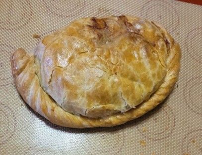 KeweenawNPS's tweet photo. The labor of immigrants fueled Michigan’s Copper Country mines to produce billions of pounds of copper. With the immigrants came their traditions, such as foods, like the pasty from the Cornish. Without these immigrants, what would fill the Keweenaw’s plates today? https://t.co/ncUXP9jMwz