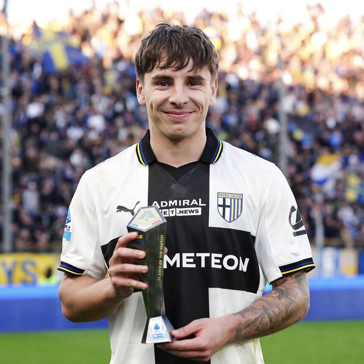 TalkingSporting's tweet photo. 🚨EXCL: Adrian Bernabé believes a move to Sporting would offer European football, trophies and the minutes he deserves

Sporting won’t prepare a bid until Daniel Bragança completes a potential €10M move to Valencia

Parma want at least €24M to sell https://t.co/0DuQs6ondD