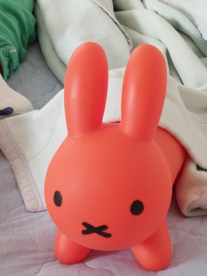 appi_uranus's tweet photo. 子育てあるある
朝起きると、人形だけが布団をかけている
そして、そういう日に限って朝方寒い
ちょっと鼻水出ていたりする😅 https://t.co/2YNFB0AxSy