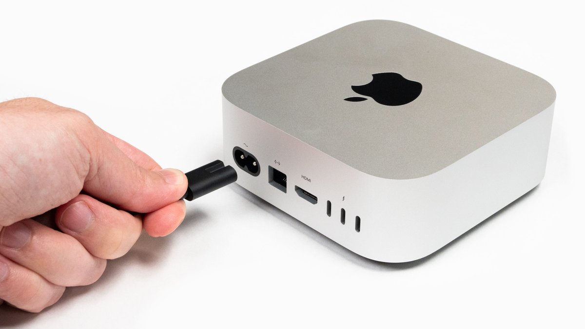 geerlingguy's tweet photo. Apple *finally* added 'power on after power restore' in all cases (before it was just after hard shutdown), so it's easier to deploy Macs in headless / remote-first / homelab deployments.

Here's my video covering this feature, and the bug I found testing it: https://t.co/NPd9bSRA59