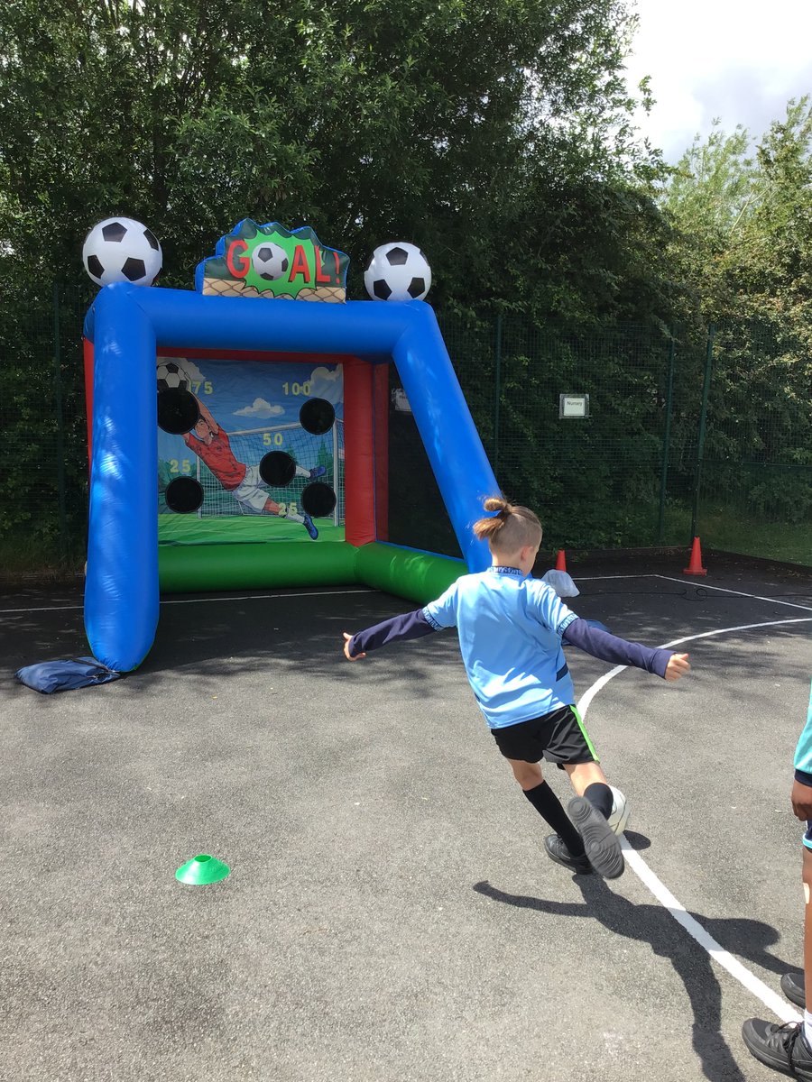 mrs_sshields's tweet photo. What great way to celebrate the start of the World Cup. Year 5 got so lucky with the weather @HollinPrimary https://t.co/RAjBMwzoAJ