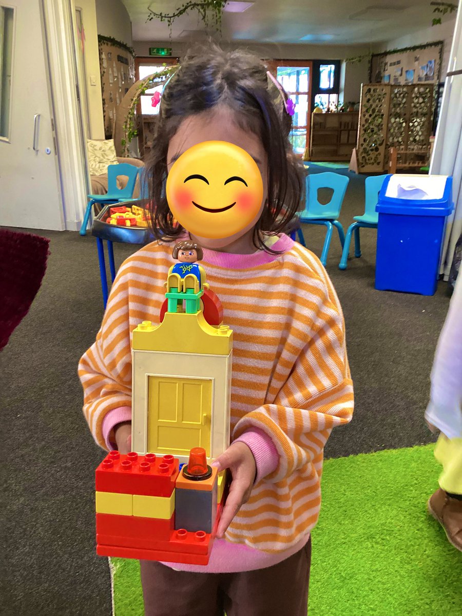HolyFam_Rec's tweet photo. We’ve been learning all about Spain for Spanish Day! We built Spanish buildings, painted flags and discovered lots of facts about Spain. Some of us shared our learning in assembly and we performed a Spanish song 🎶🇪🇸 #SpanishHFB10 https://t.co/wx7a2deboW