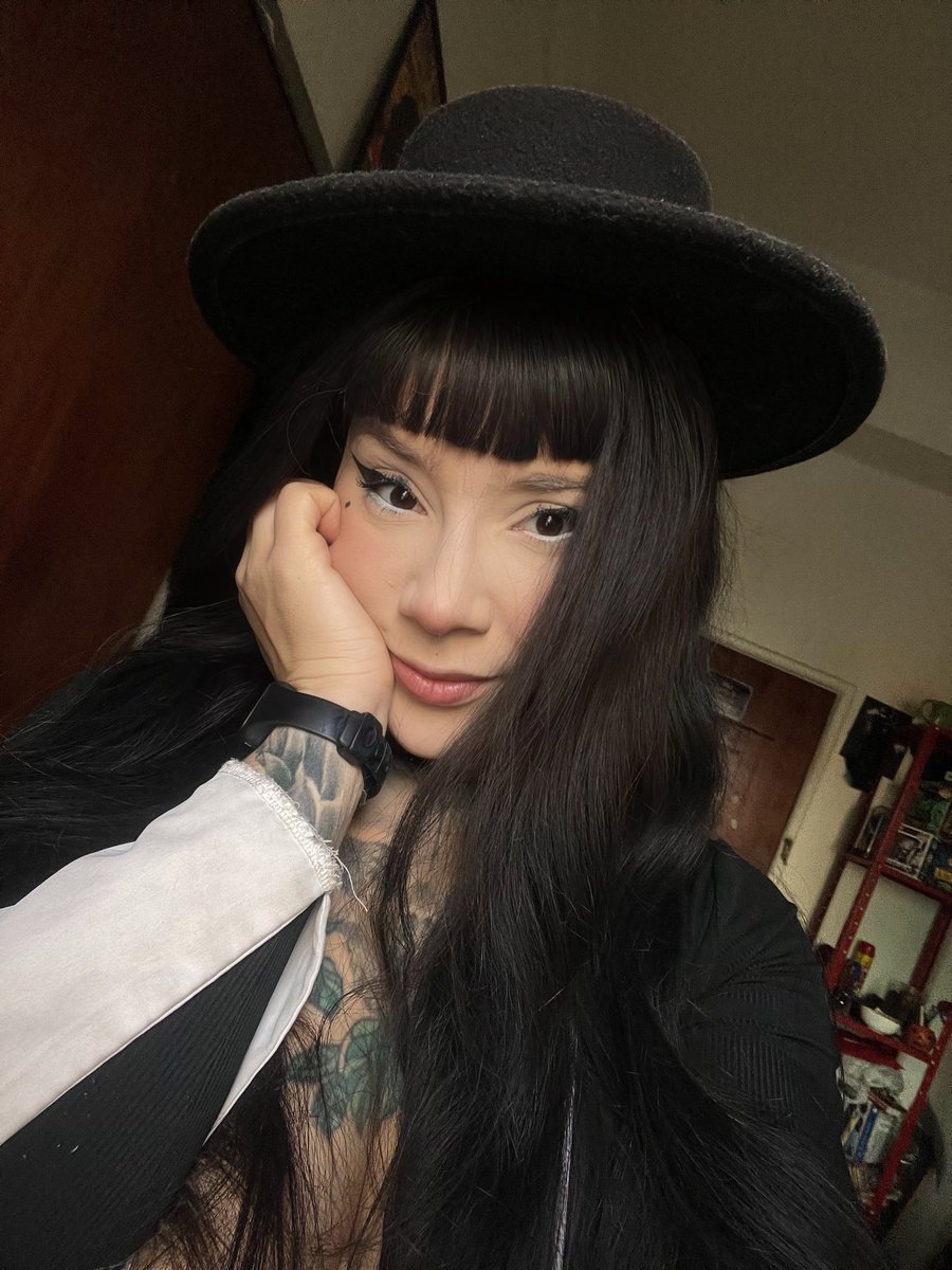 Juhlyzombie's tweet photo. 🖤🌎 https://t.co/YucjRpAMXJ