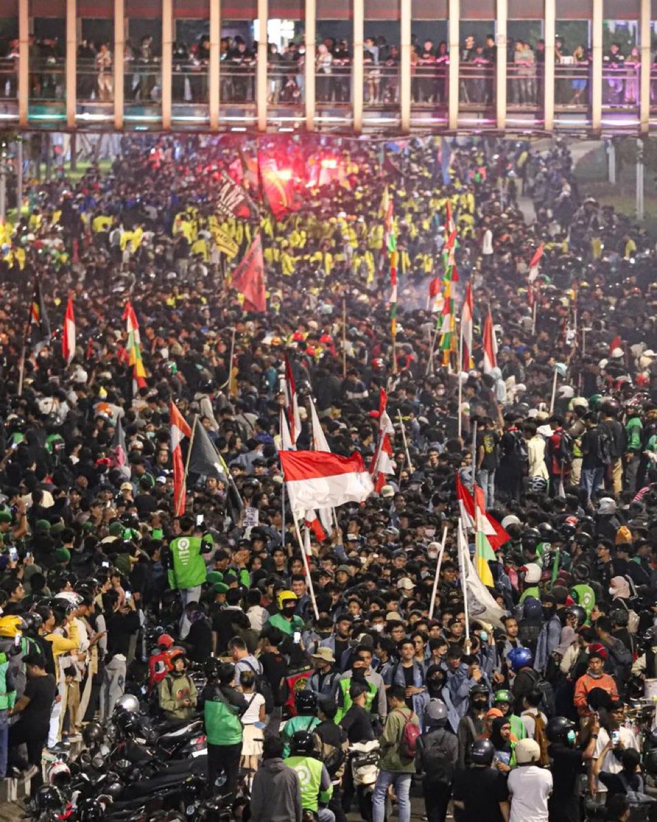 _djono1892's tweet photo. Panjang umur perjuangann
#SaveIndonesia https://t.co/K2eRYnwMgV