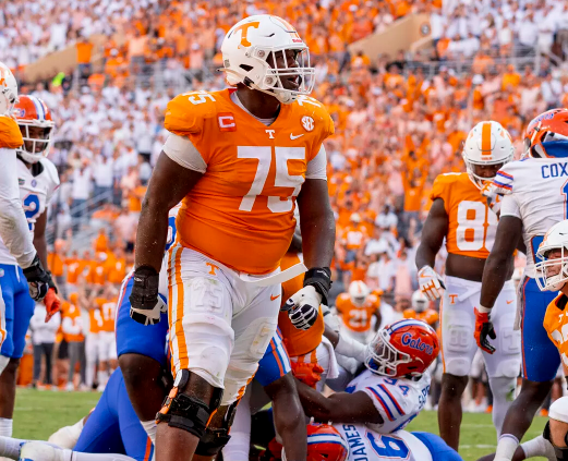 SportsAnimal991's tweet photo. "You never know when your # is going to be called. That's the life you live as a practice player, understanding the playbook because you never know when you're close to getting into an NFL game."

@JeromeCarvin spoke with @VinceSports about his time at UT.
https://t.co/HVdIR3Q8TA https://t.co/vrwWodem6J