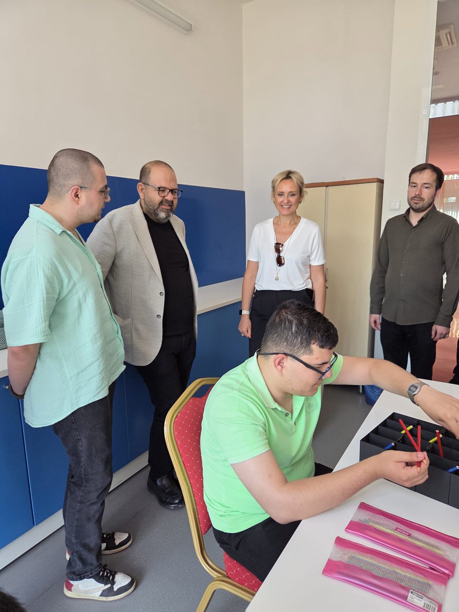 sobeotizm's tweet photo. Yıldız Entegre Pazarlama Direktörü Bengü Metin, Vakfımızı ziyaret etti. 

Vakıf Başkan Yardımcımız Targun Polat ile Yönetim Kurulu Üyelerimiz Hatice Tulukçu Erkan ve Halime Andaç Özer’in eşlik ettiği ziyarette, yürüttüğümüz çalışmalar ve yeni iş birliği fırsatları üzerine değerlendirmelerde bulunuldu.

Daha önce Yıldız Entegre iş birliğiyle deprem bölgesinde otizmli çocukların eğitime erişimini ve depremden etkilenen öğretmenlerin istihdamını destekleyen anlamlı bir projeyi hayata geçirmiştik.

Otizm alanına verdikleri kıymetli destekler ve nazik ziyaretleri için kendilerine teşekkür ederiz. 💛

| #otizm #sobeotizm