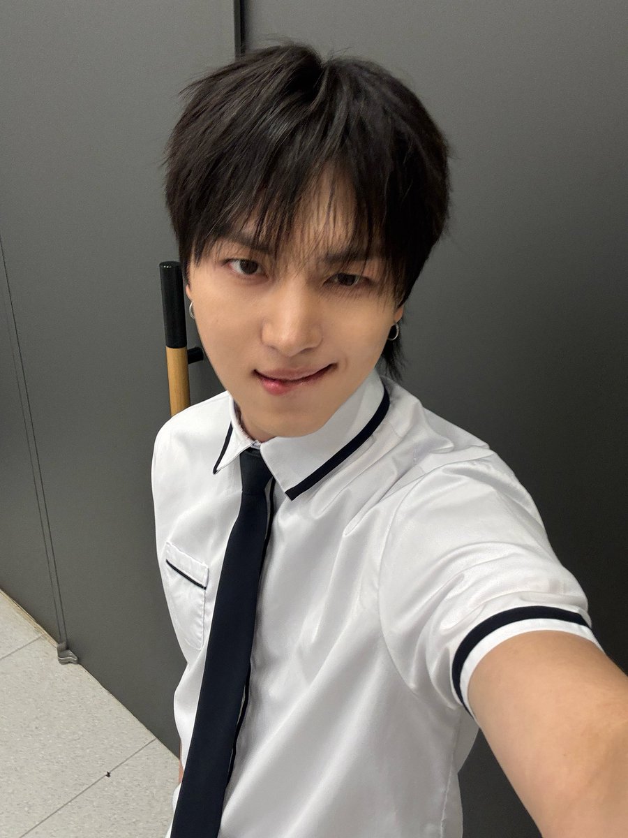 nakedxproud's tweet photo. [#KINO] 야자 때 ~~
오늘 우석쌤이 감독이어서 째고 나왔우 ㅋ ㅋ ㅋ https://t.co/04dbtz8DWr