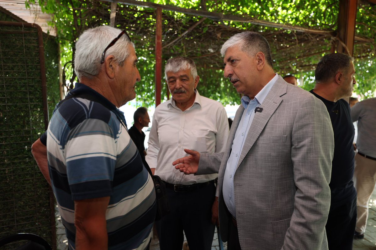 romeroglu41's tweet photo. Tepecik Köy Kıraathanesi’nde kıymetli hemşehrilerimizle bir araya gelerek hasbihal ettik. https://t.co/n4NcEEuhvF