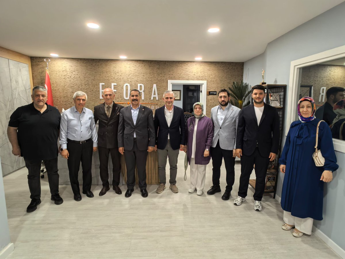 GebzeAk's tweet photo. Kocaeli Mv Cemil Yaman, İlçe Bşk Recep Kaya,Belediye Bşk Yrd Mahmut Yandık ve yönetimimiz ile Hac vazifesinden dönen Efora Şirketler Grubu Yönetim Kurulu Başkanı Gültekin Şenel’i ziyaret ederek hayırlı olsun dileklerimizi ilettik.
Allah kabul ve makbul eylesin. 

#AkPartiGebze https://t.co/J0HbXpeFFs