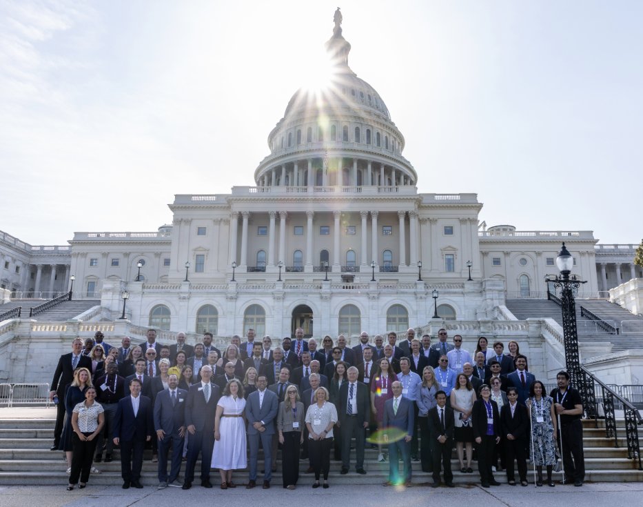 NAMAvending's tweet photo. Over 100 advocates showed up in D.C. to share their stories with policymakers, and they made an industry that supports 171,000 jobs and $41 billion in economic activity real. #NAMAFlyIn https://t.co/4hFbxv0Lbo