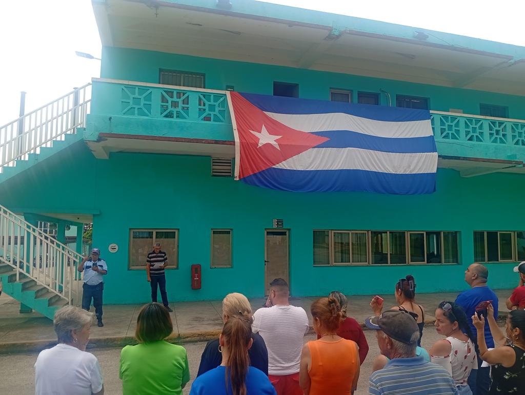 PetrolerosCaba1's tweet photo. Se realiza  Mitin de Repudio a la inclusión en la lista de empresas sancionadas por el departamento del tesoro de EE UU. 
@RefSergioSoto  @Cubapetroleo1 https://t.co/F9HF4AOFcE
