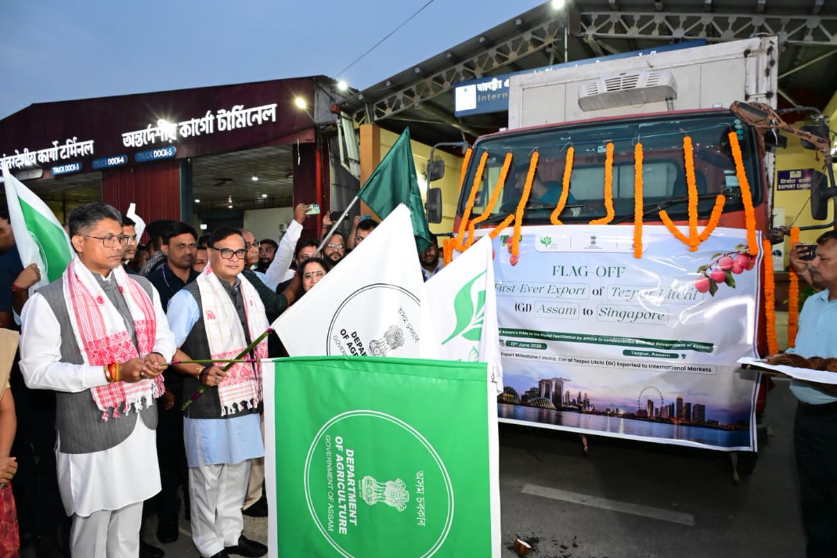 TheAshokSinghal's tweet photo. From the orchards of Tezpur to the shelves of Singapore. 🇮🇳🇸🇬

The export of Assam’s GI-tagged Piyaji Litchi, flagged off today by HCM Dr. @himantabiswa dangoriya, is a proud milestone for our farmers, a testament to Assam’s growing presence in global markets, and a reaffirmation of our government’s commitment to connect local producers to global value chains.
