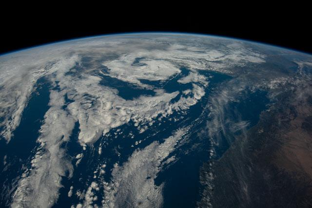 Filomat_'s tweet photo. Así pues, el verdadero debate no está en negar que el clima cambie. La Tierra siempre ha cambiado y seguirá cambiando. La cuestión es: ¿puede reducirse la dinámica climática de un planeta entero a las emisiones humanas de CO₂? No lo parece. https://t.co/3KesOR2Whq