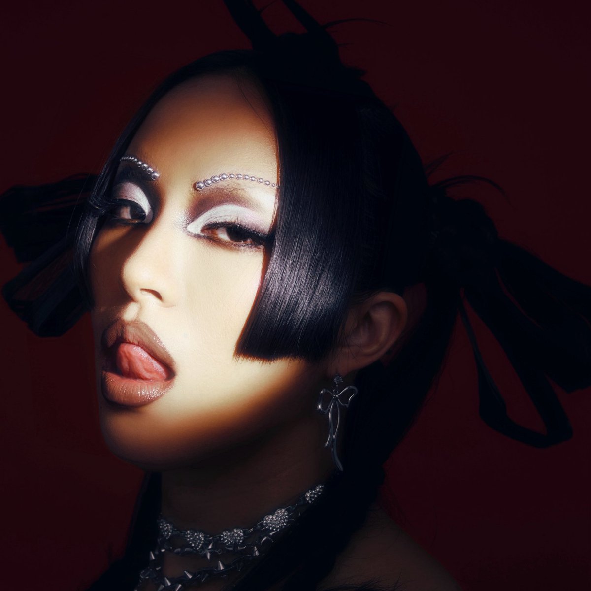 yayoidaimon's tweet photo. "Rock Ya Body" OUT NOW🥷🏽🖤🐈‍⬛

▶︎▶︎ https://t.co/36Jz0xXQb8

夏の新曲召し上がれ。 https://t.co/z40UFC3jVG