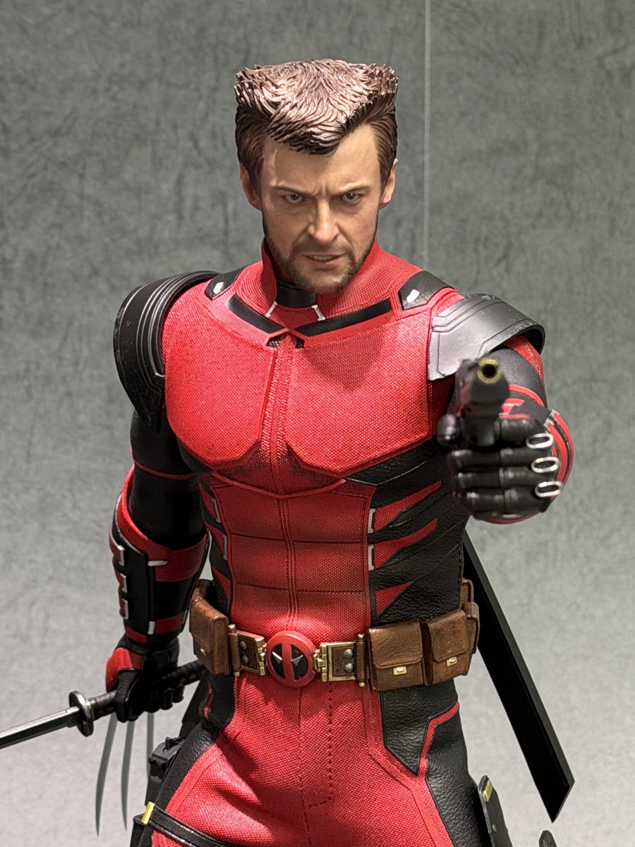 6thscale_KaWu's tweet photo. New arrival and unboxing!
Hot Toys MMS857 Deadpool &amp; Wolverine - Wolverinepool [Hot Toys Exclusive][Concept Art Series]

Part 3

P.S. The bare neck piece from yellow suit is shorter, not installed on this body securely

#Wolverinepool #DeadpoolAndWolverine #MarvelStudios #HotToys https://t.co/v9eDZrhct6
