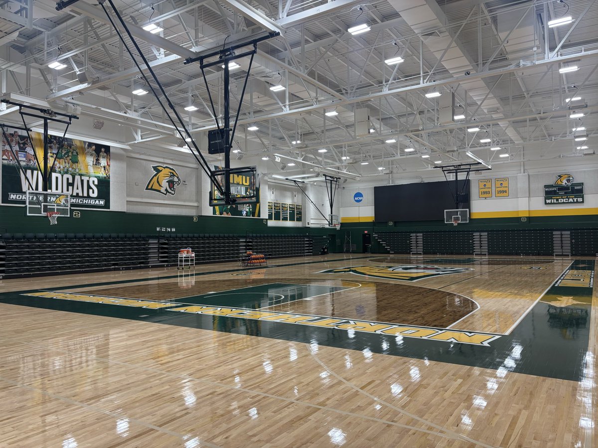 NMUMensBBALL's tweet photo. We got it pretty good UP here. 

4 straight titles 🏆 🏆 🏆 🏆 
New Arena
Practice Gym
Updated Locker Room &amp; Offices https://t.co/gGLJ7sg7JA