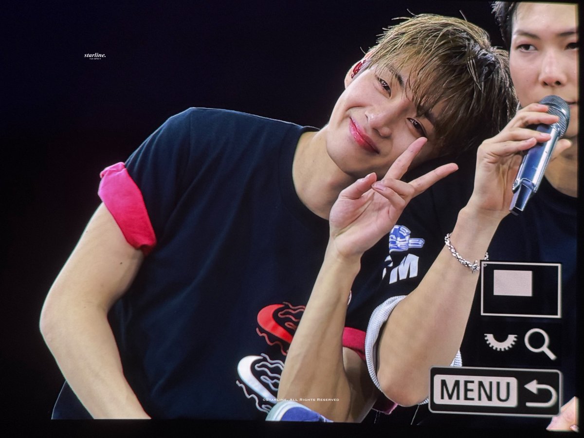 starlinethv's tweet photo. [preview] 260612

My boy😭😭😭😭😭😭😭😭🥹

#뷔 #태형 #TAEHYUNG 
#방탄소년단 #BTS @BTS_twt https://t.co/l9dLGB2oCR