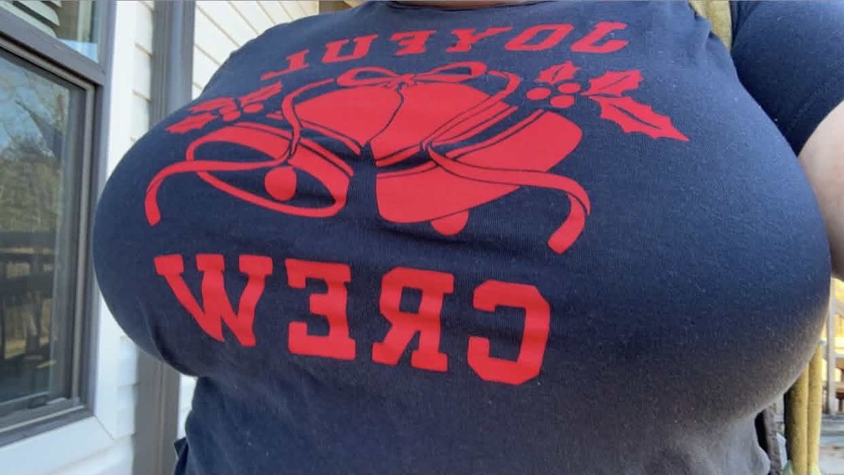 beetlebaby3339's tweet photo. Why do I just have comically large tits…What is this? 😭 https://t.co/gV9CIqtnjT