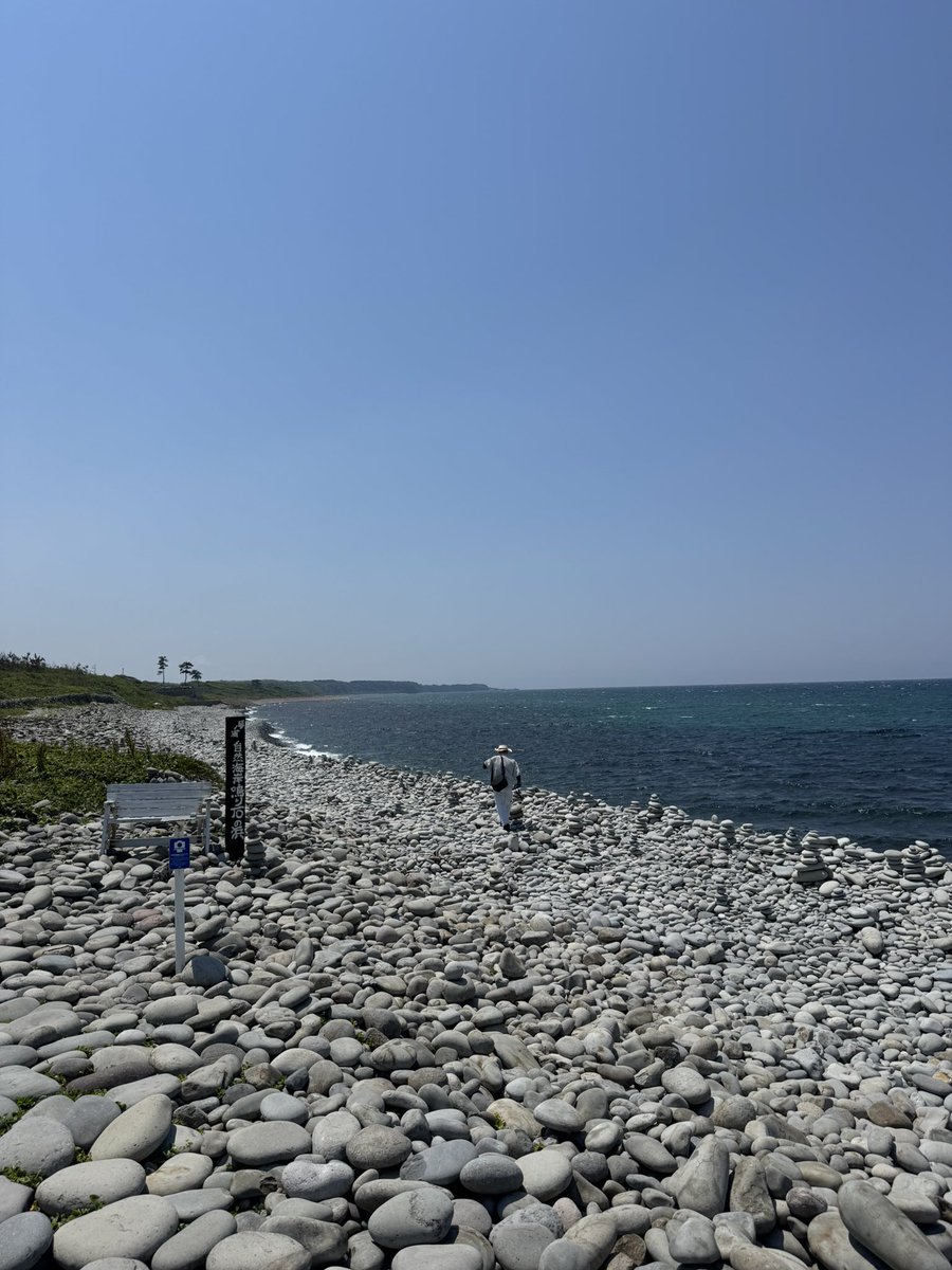 chi_ld__'s tweet photo. 鳥取へ
日本海はとっても綺麗だった https://t.co/MrJbwVWZJ8