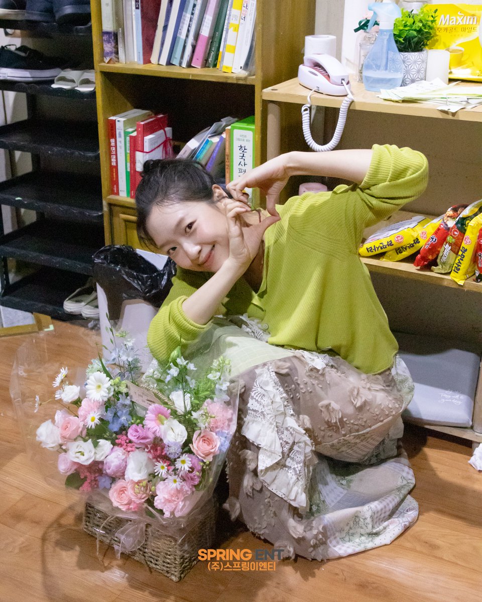 springent_actor's tweet photo. [#차경은] #PHOTO #임대아파트

📸 연극 <임대아파트> 첫공 사진 도착 (2/3)

경은유까의 첫 번째 공연에 와주셔서 감사합니다!
앞으로도 많은 관심과 사랑 부탁드립니다 ✨

#CHAGYEONGEUN #ChaGyeongEun
#스프링이엔티 #SPRINGENT https://t.co/T3UPUAmhZU