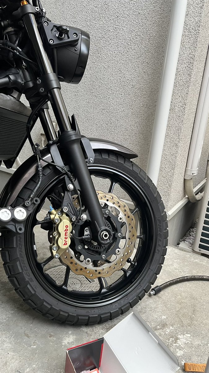 PREDATOR_VMAX's tweet photo. 予備のキャリパーで仮フィッティング。
XSR700にブレンボ付きそう！ https://t.co/qyG2yxeDYs