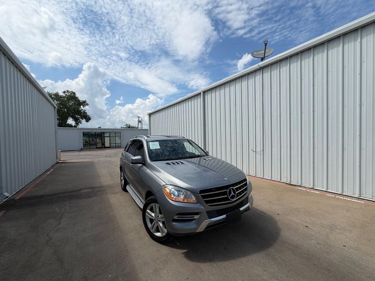 Ldautosltd's tweet photo. JUST PURCHASED.🚘🏁

2013 Mercedes-Benz ML 350

Luxury, comfort and performance all wrapped into one premium SUV.

🔹 V6 Engine
🔹 4MATIC All-Wheel Drive
🔹 Premium Leather Interior
🔹 Power Seats
🔹 Reverse Camera
🔹 Power Liftgate
🔹 Dual-Zone Climate Control
🔹 Smooth & Comfortable Ride

Another clean, verified vehicle secured successfully for our client. ✅
📩 Ready for yours? Send us a DM today.
.

💰Price: DM for the best deal
⏱️ ETA: 6-8 weeks
🚪Doorstep Delivery Available

.
.
.
.

🚗 We offer the best deals on premium cars, all clean and certified, with doorstep delivery and a seamless buying process.

📩Send us a DM or contact us on WhatsApp (+234 814 3382153) to get your dream car

.
.
.
#mercedes #mercedesbenz #ML350 #classml350