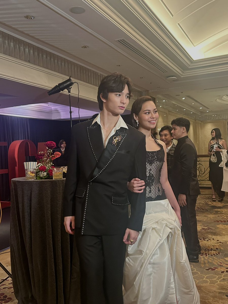 httplella's tweet photo. Saw Joaquin and Lella today at the Mega Ball. 🪩 https://t.co/cJNa21VrlM